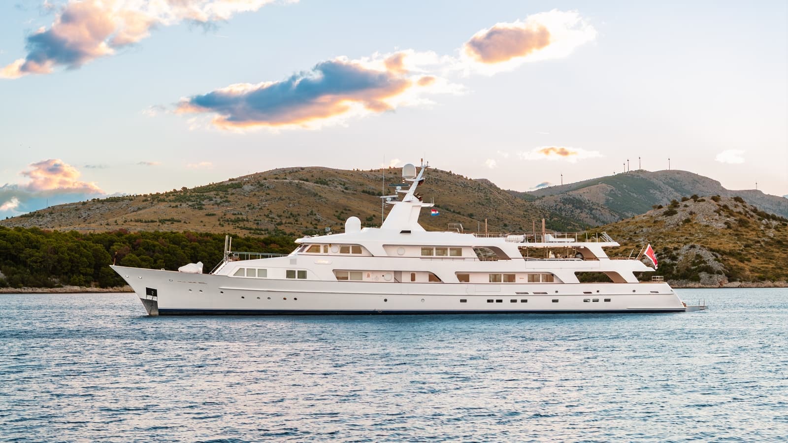 VICTORY - ext port | Drivas Yachts