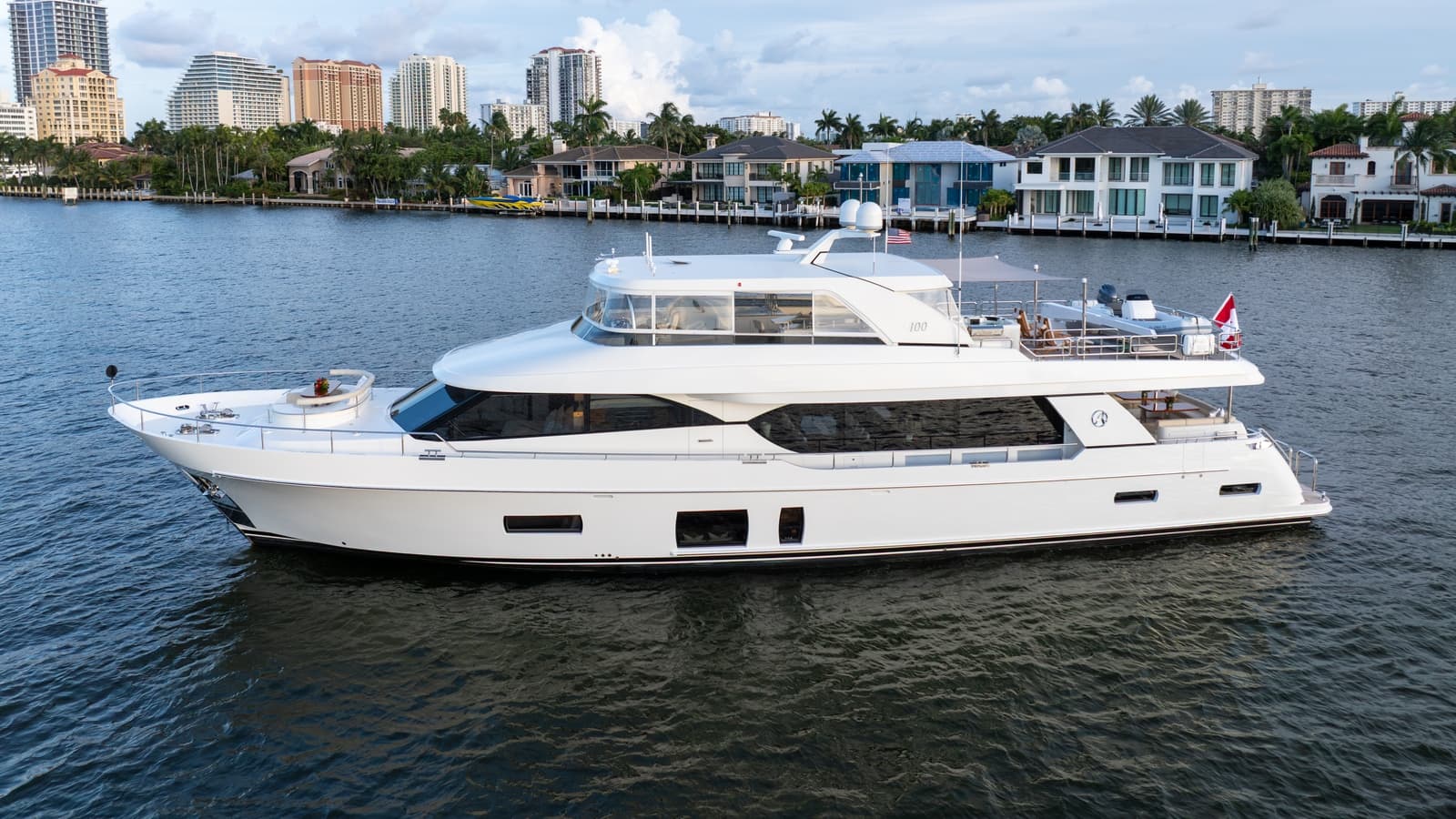 IRIDESCENCE - ext port | Drivas Yachts