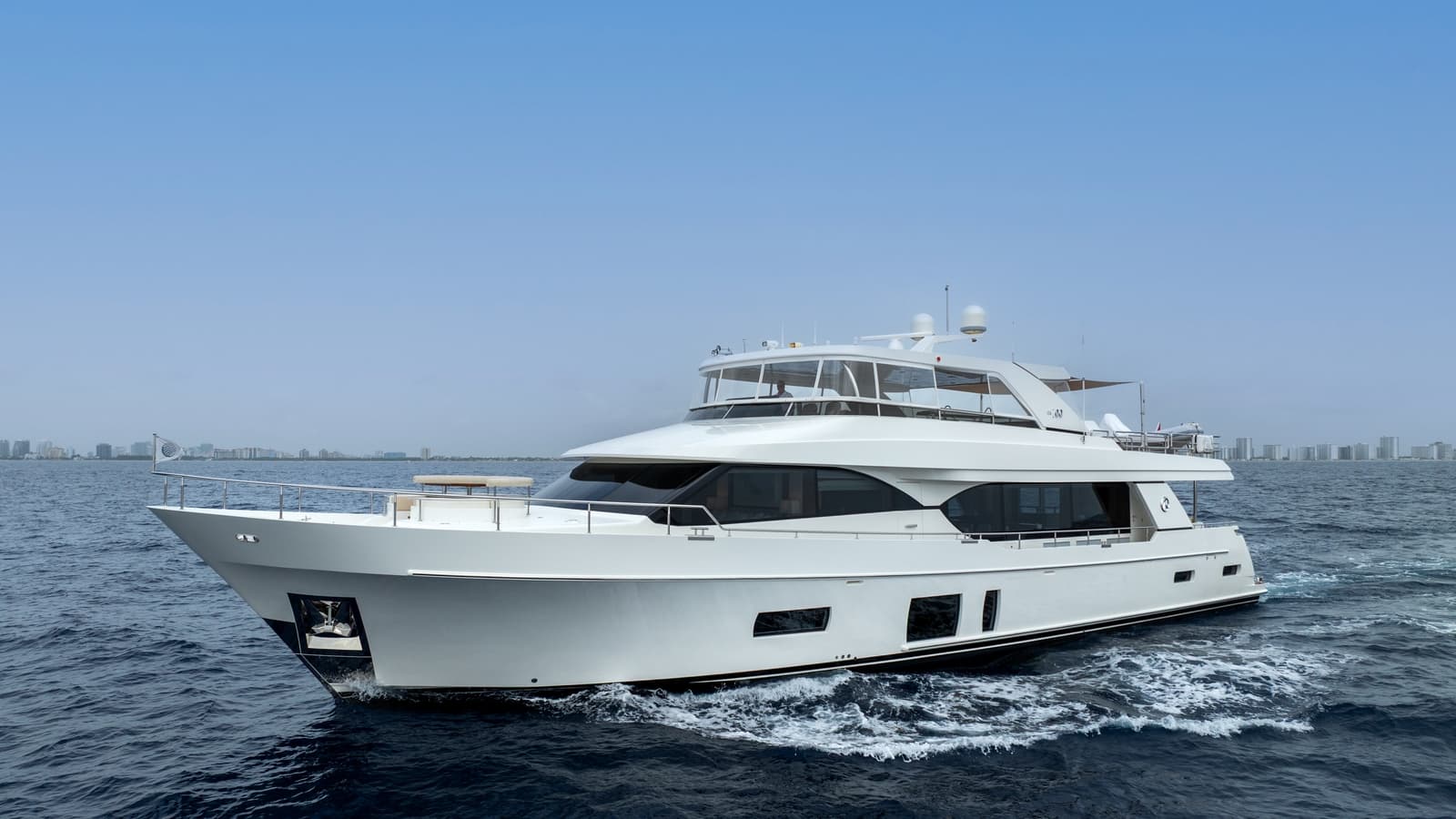 IRIDESCENCE - ext port | Drivas Yachts