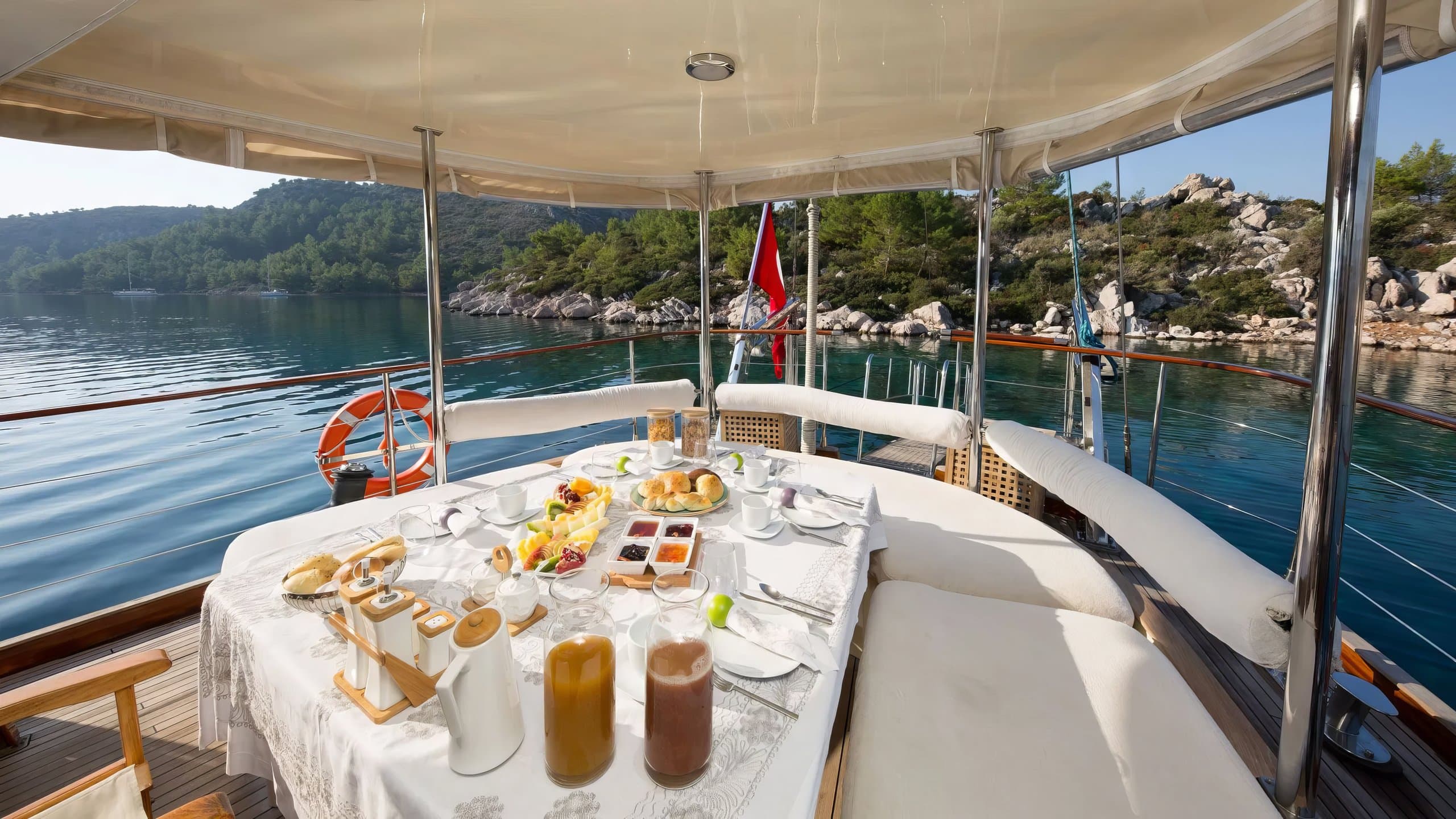 LADY FREYA | Drivas Yachts