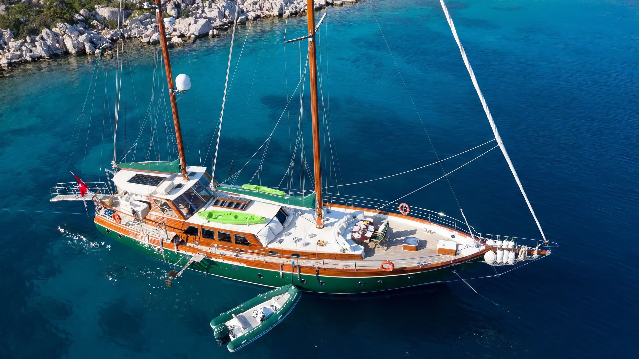 LADY FREYA | Drivas Yachts