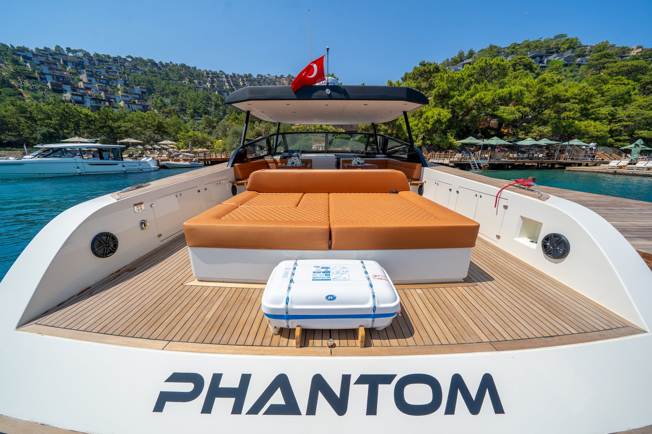 PHANTOM | Drivas Yachts