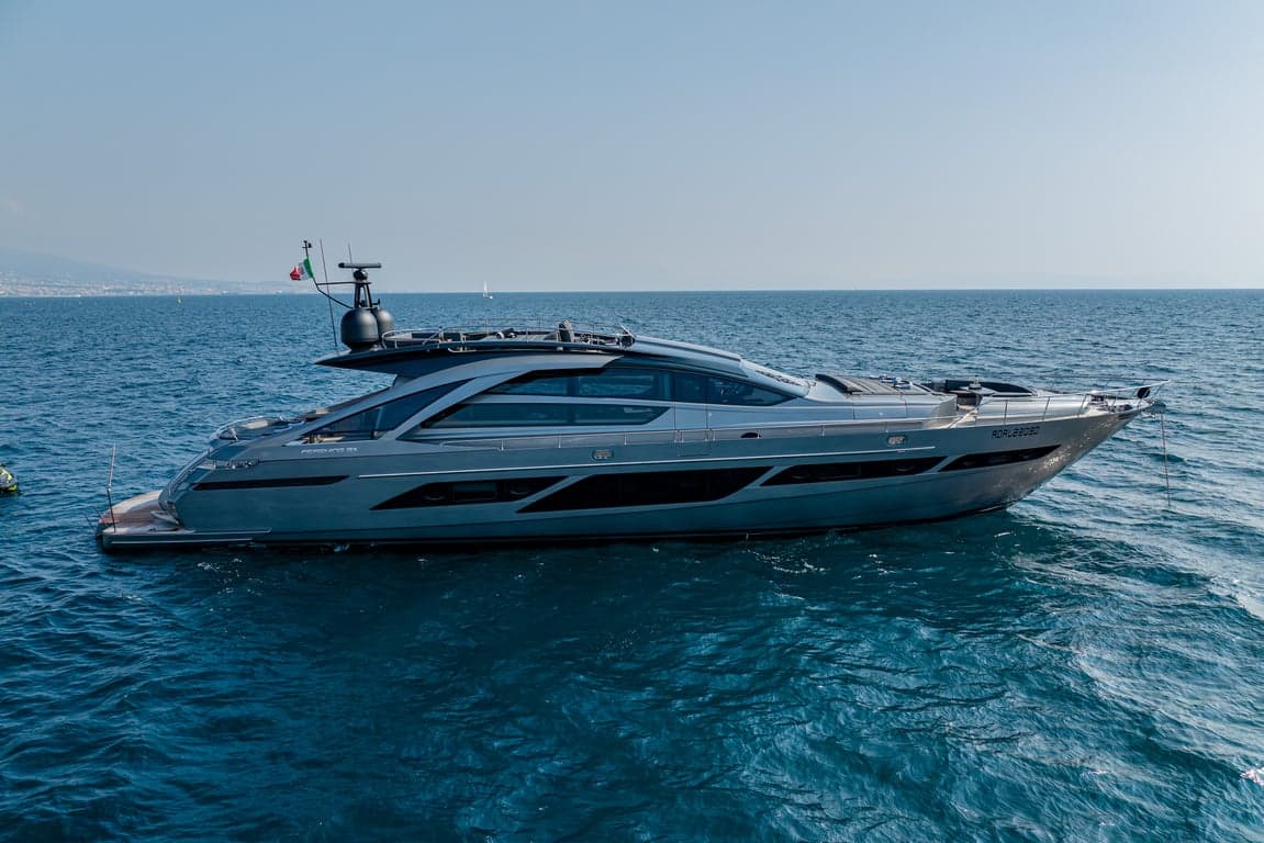 Motor yacht SOPHIA 28.1m by Pershing