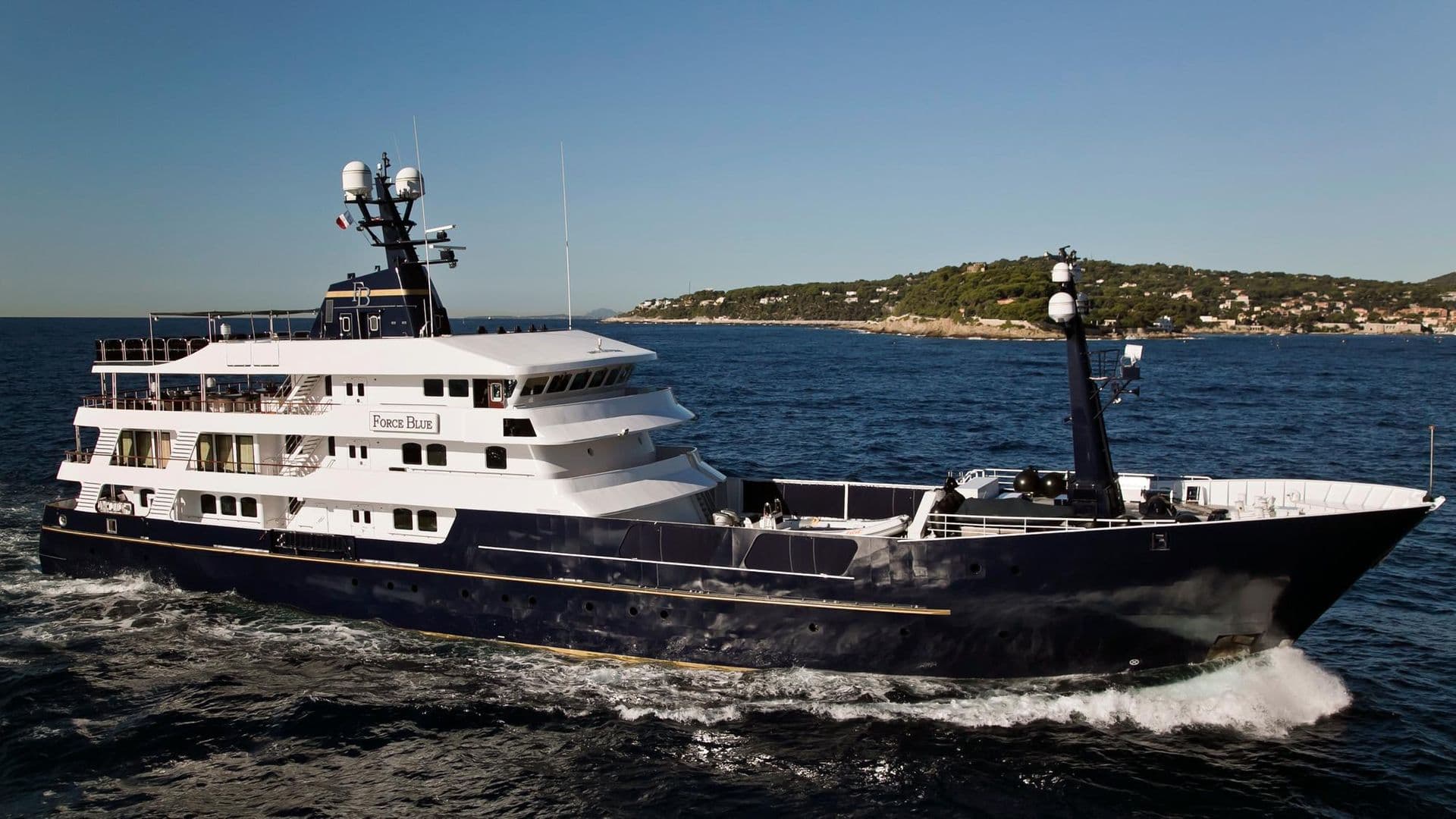 Motor yacht FORCE BLUE 70.6m by Royal Denship — photo 2