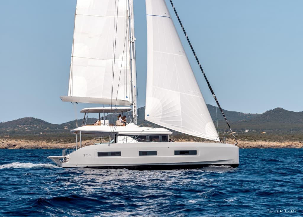 HYDRUS - ext stbd | Drivas Yachts