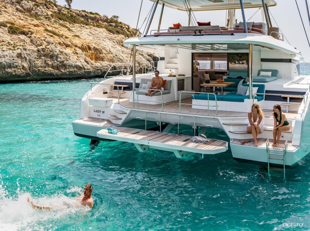 HYDRUS - ext stbd | Drivas Yachts