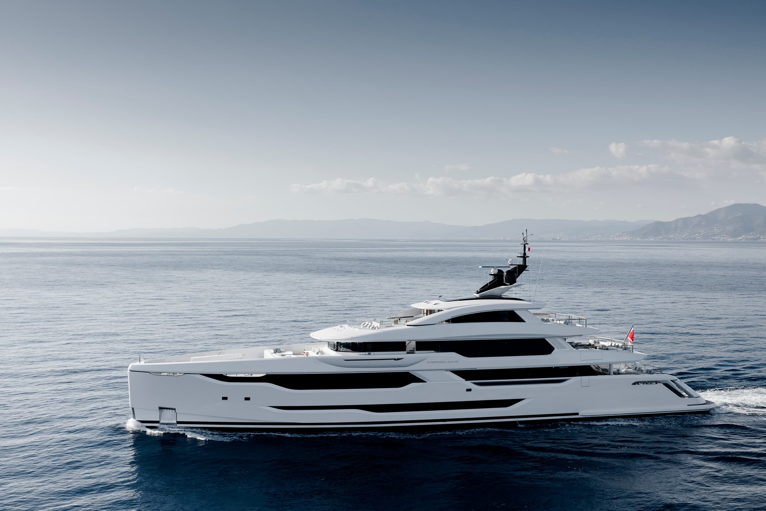 O'MADELEINE - ext stbd | Drivas Yachts