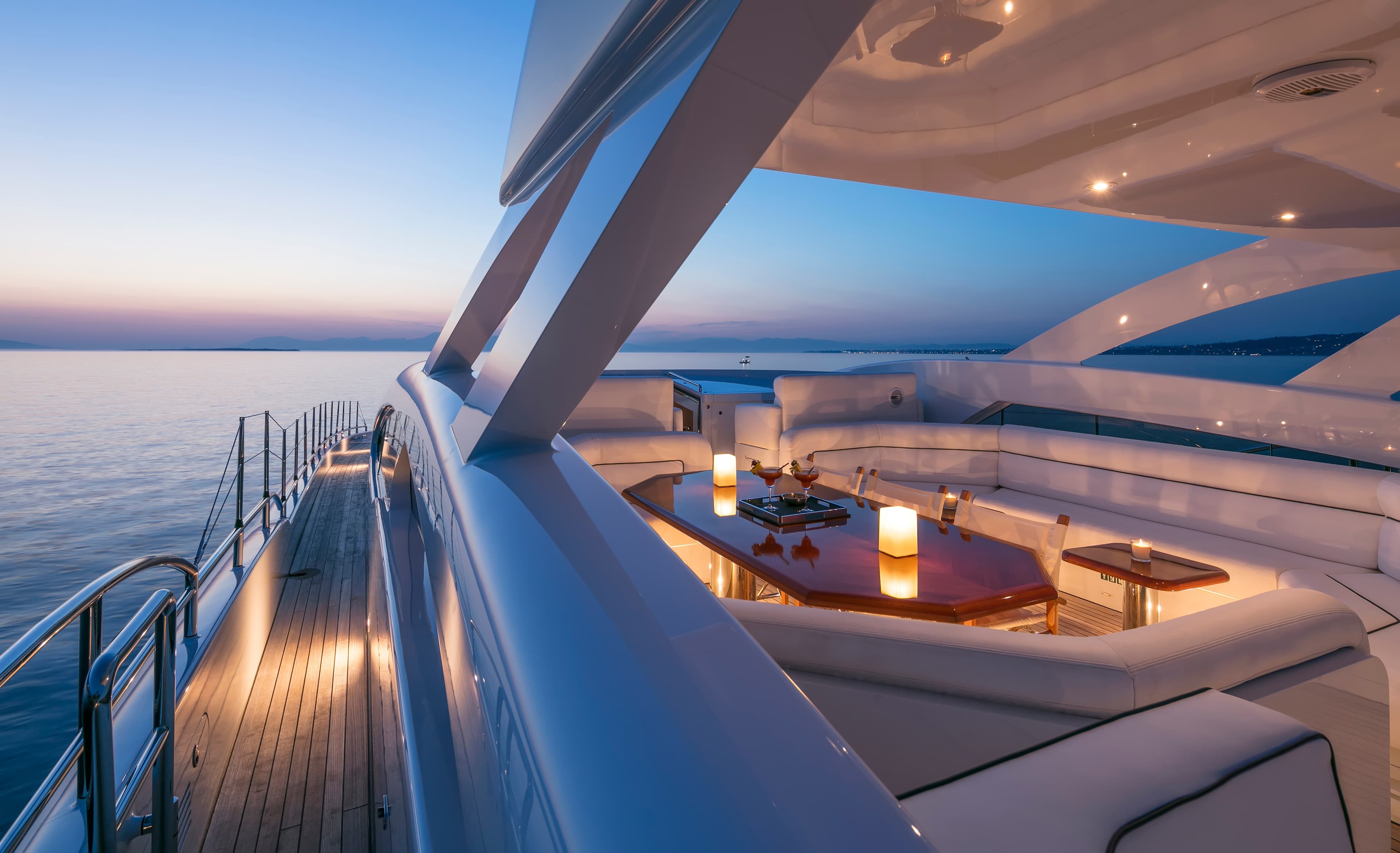 L'EQUINOX - deck fly | Drivas Yachts