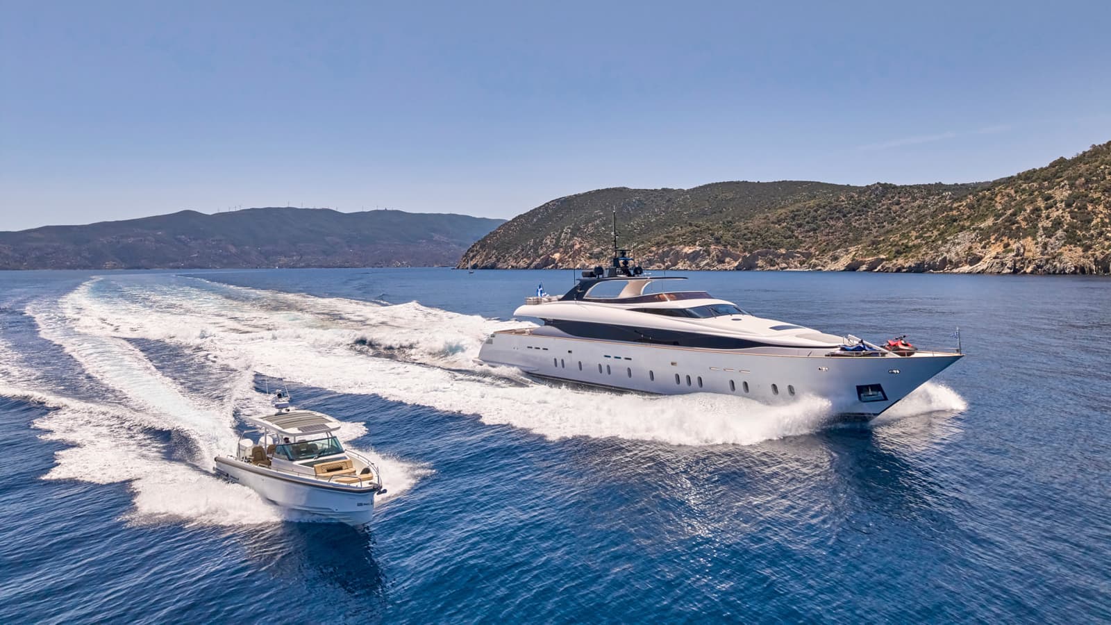 MAMMA MIA - ext running | Drivas Yachts