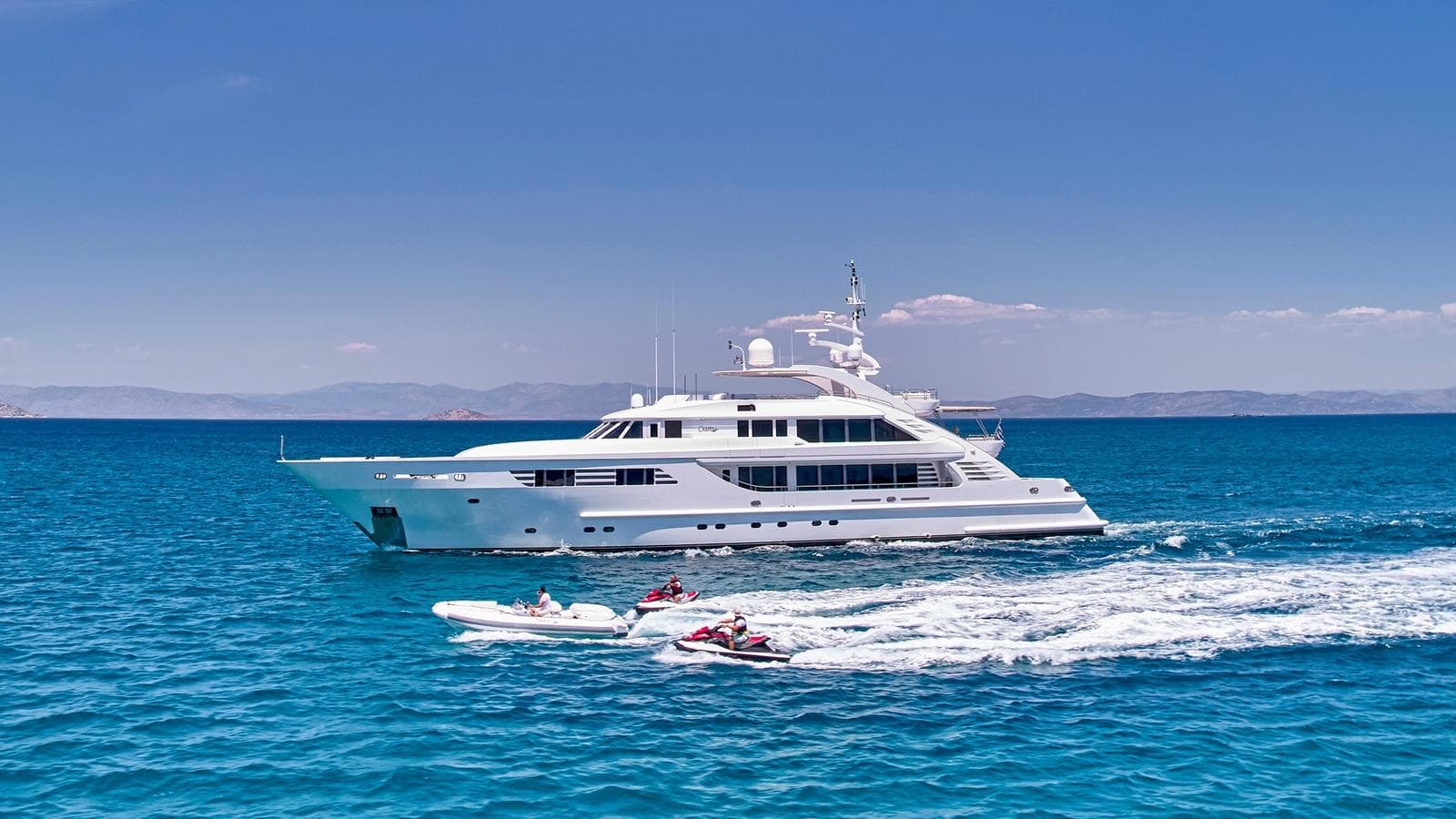 OASIS - ext port | Drivas Yachts