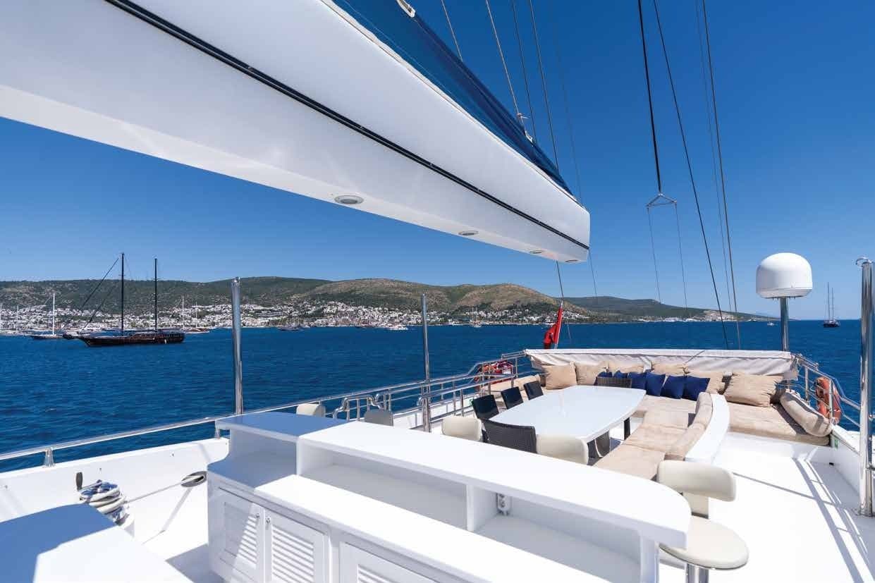 CANARIA - deck fore | Drivas Yachts