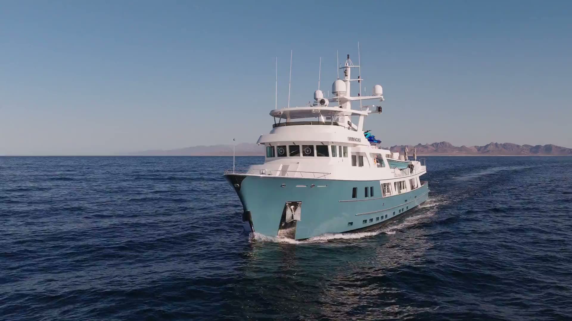 HURACAN yacht video