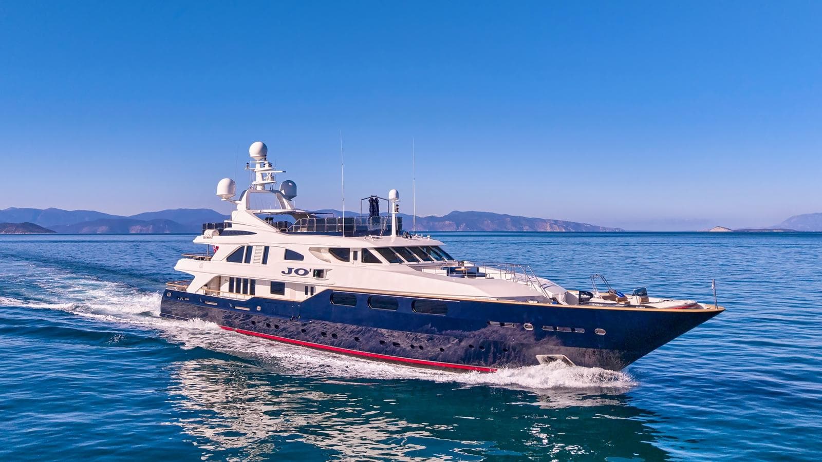 JO I - ext running | Drivas Yachts