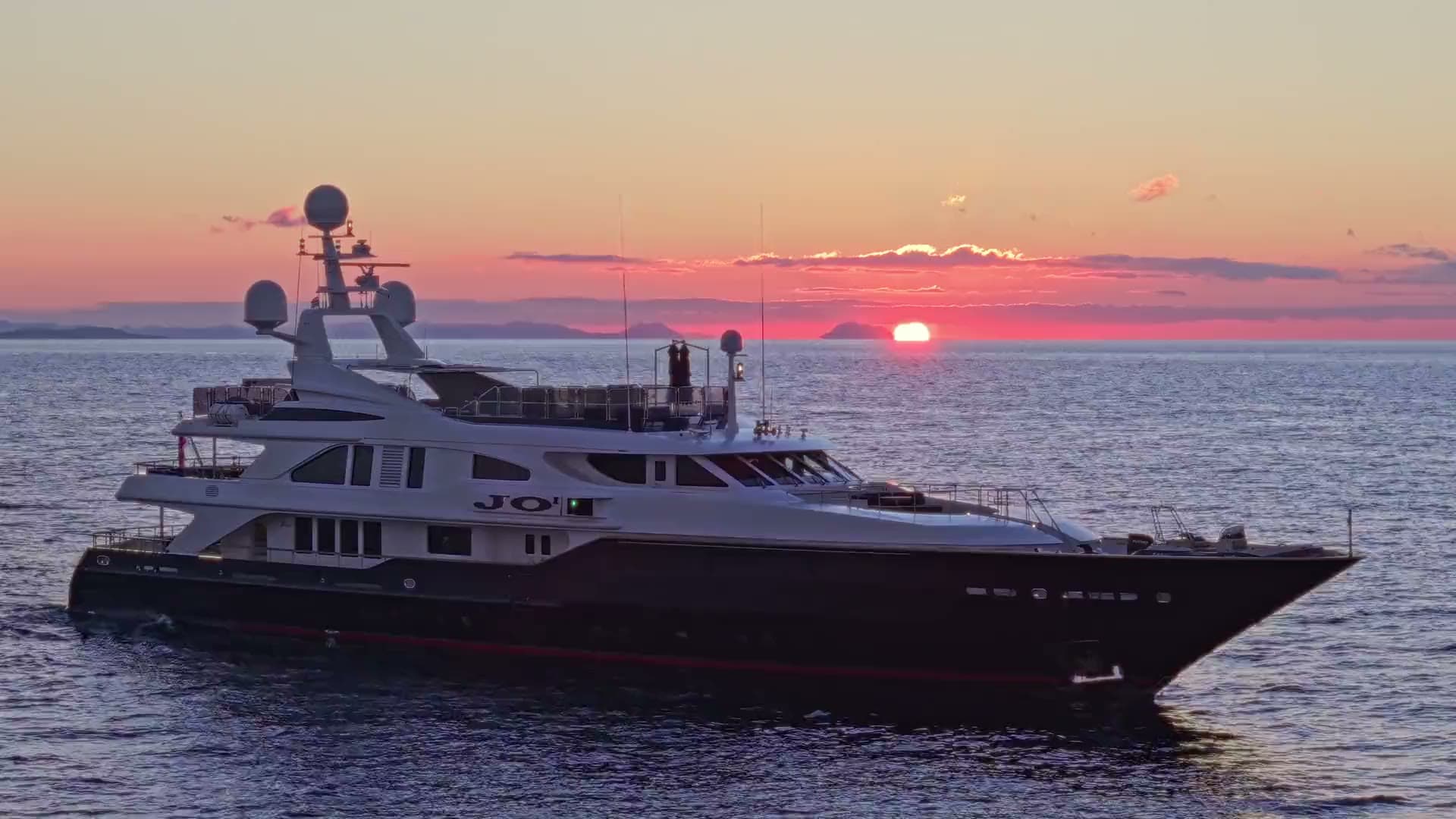 JO I yacht video