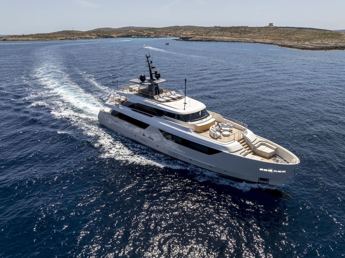 Motor yacht UNIQUE S 35.7m by Sanlorenzo — photo 3