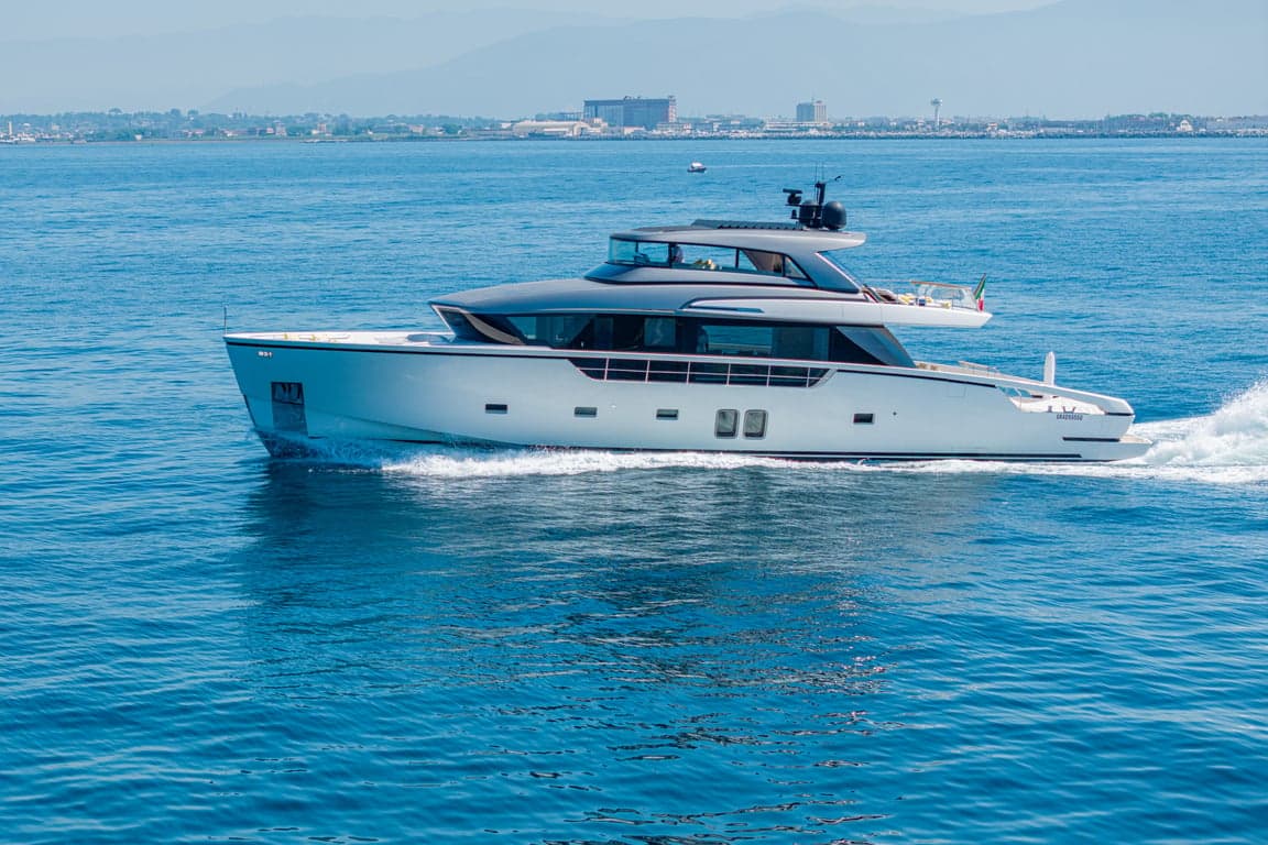 DANIDA' - ext running | Drivas Yachts