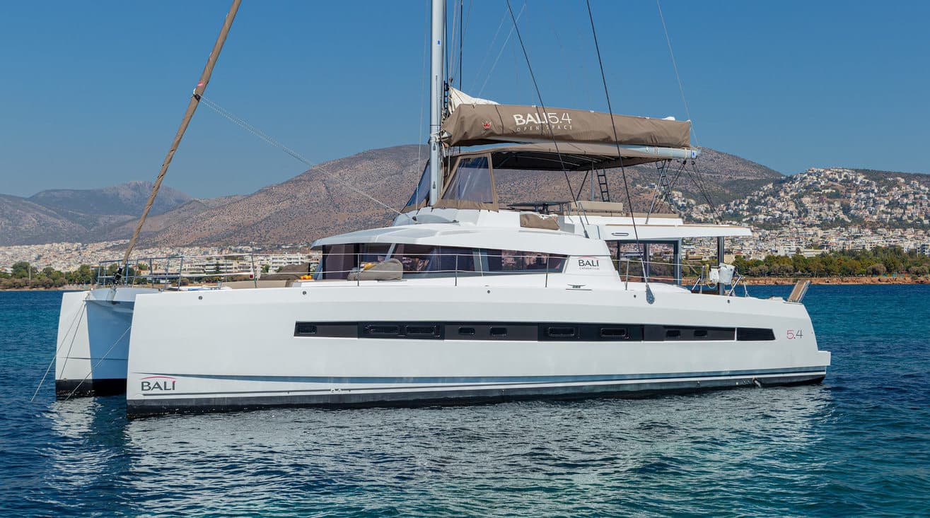 LICENSE TO CHILL - ext stbd | Drivas Yachts