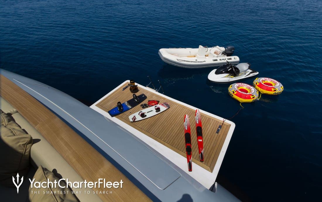 Motor yacht MABROUK 40m by Cantieri di Pisa — photo 4