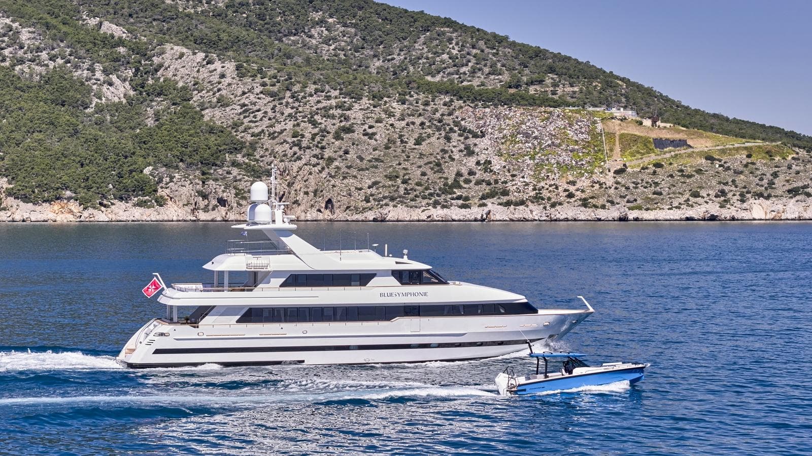 BLUE SYMPHONIE - ext port | Drivas Yachts