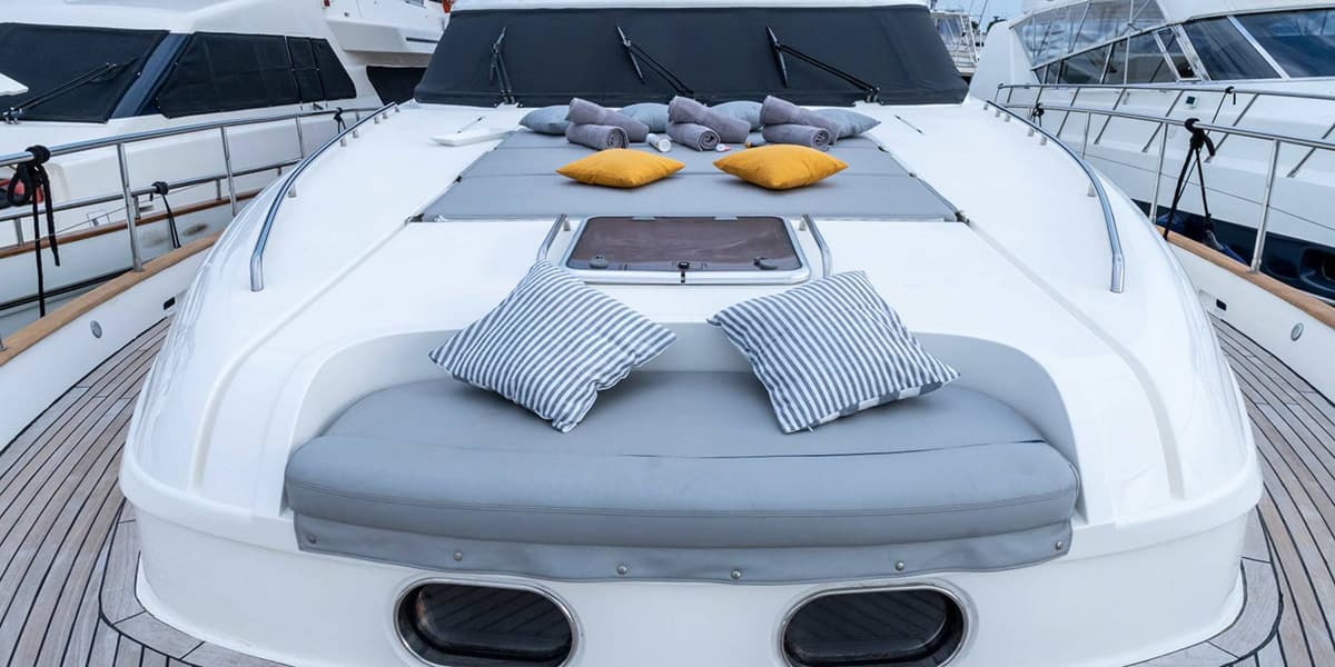 GEKTOR - deck fore | Drivas Yachts