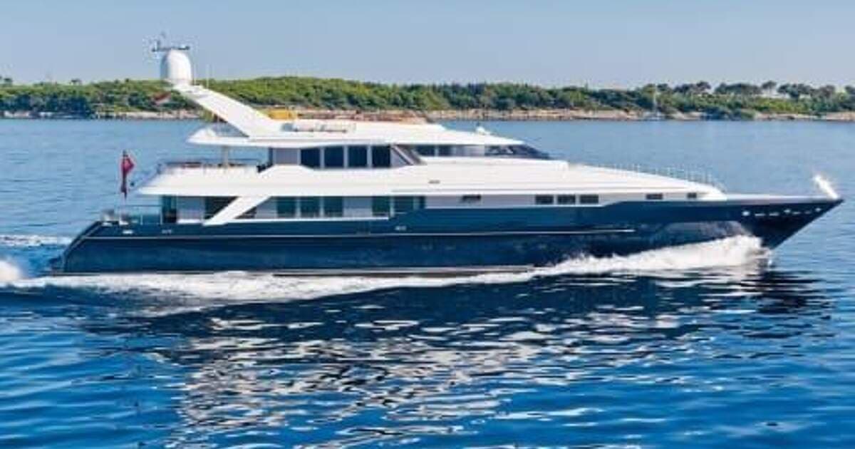PROMETHEUS I - ext stbd | Drivas Yachts