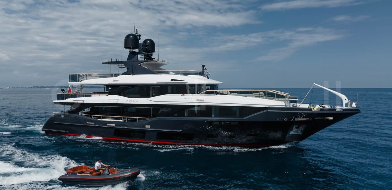 Motor yacht ADVA 35.3m by Benetti — starboard