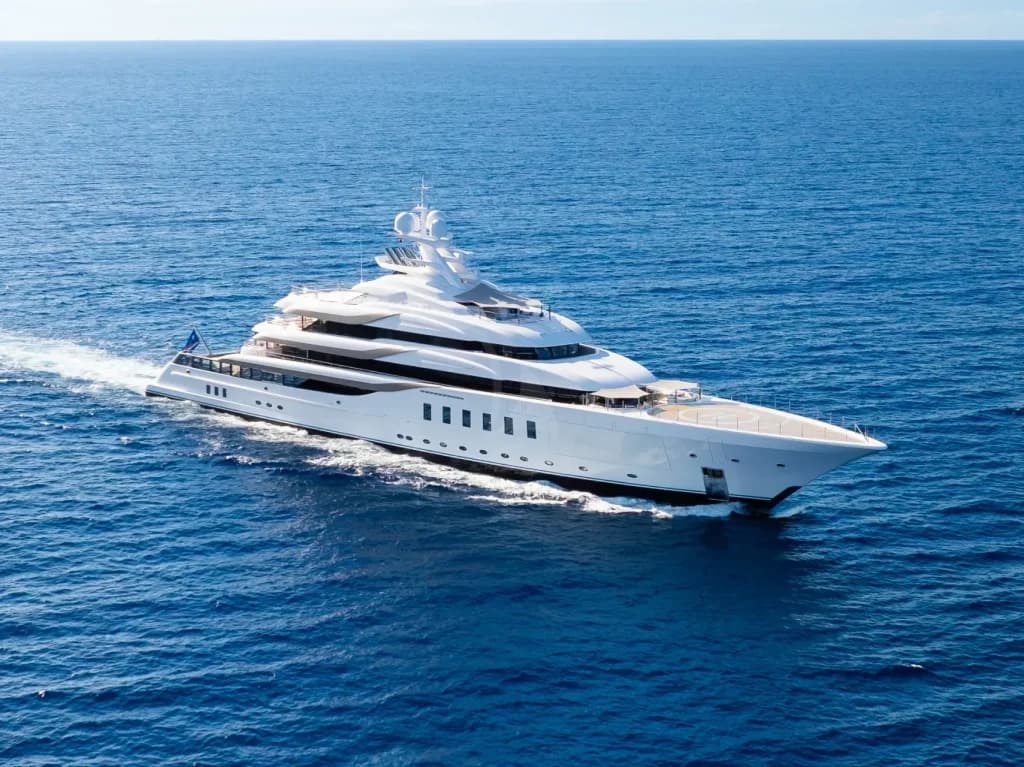 MYTHOS G - ext running | Drivas Yachts