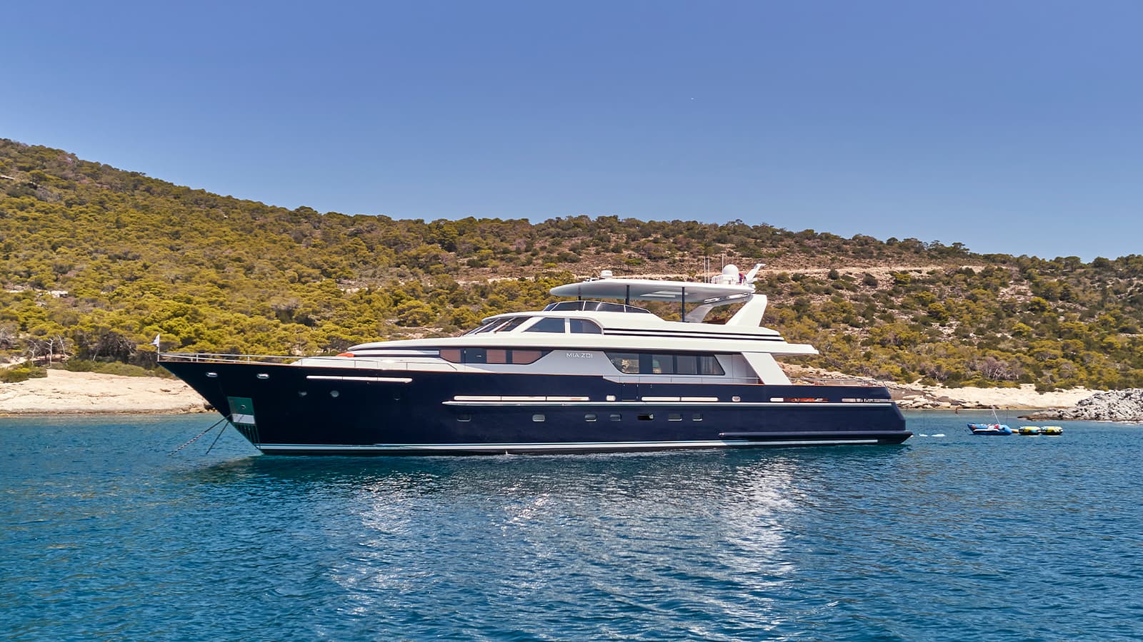 MIA ZOI - ext port | Drivas Yachts