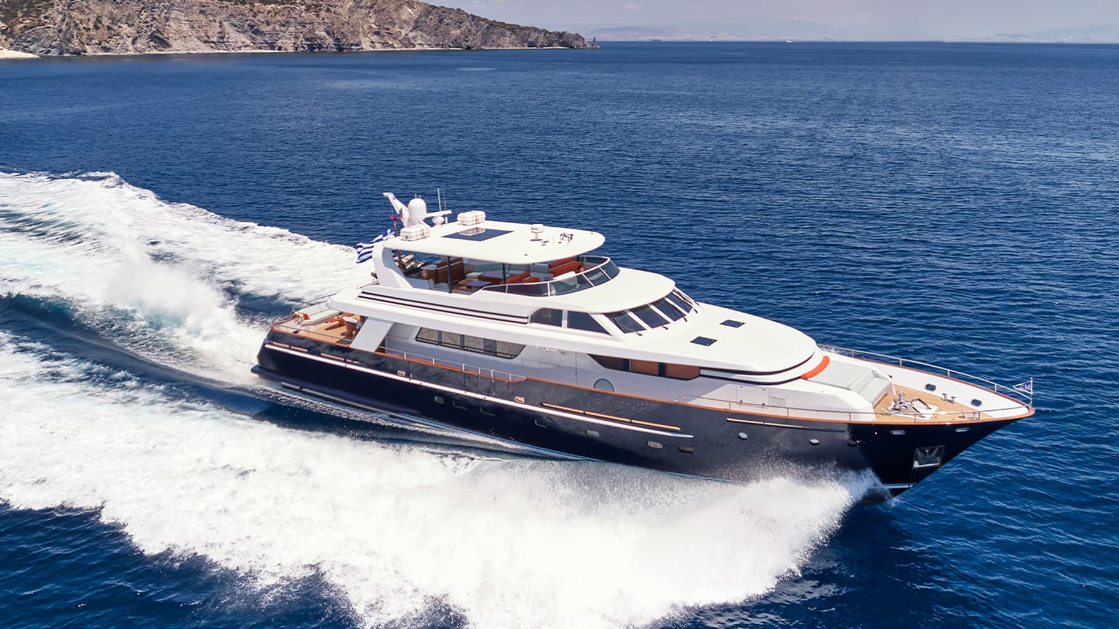 MIA ZOI - ext running | Drivas Yachts