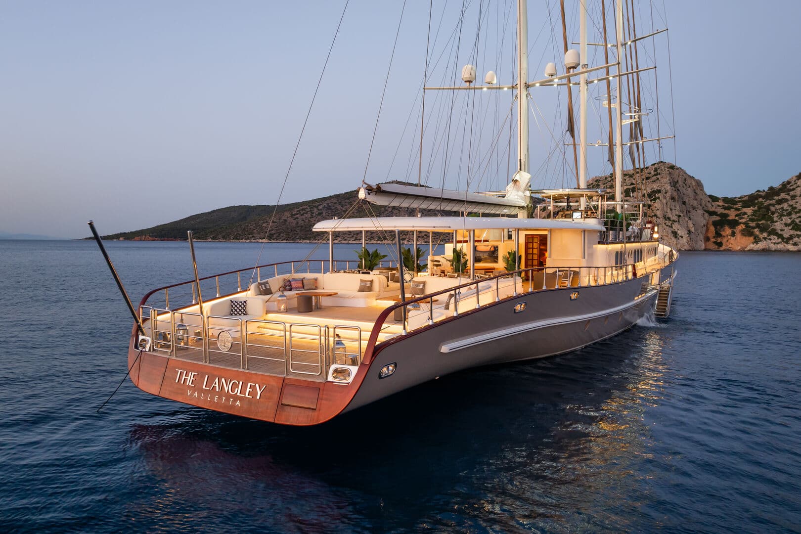 THE LANGLEY - ext stbd | Drivas Yachts