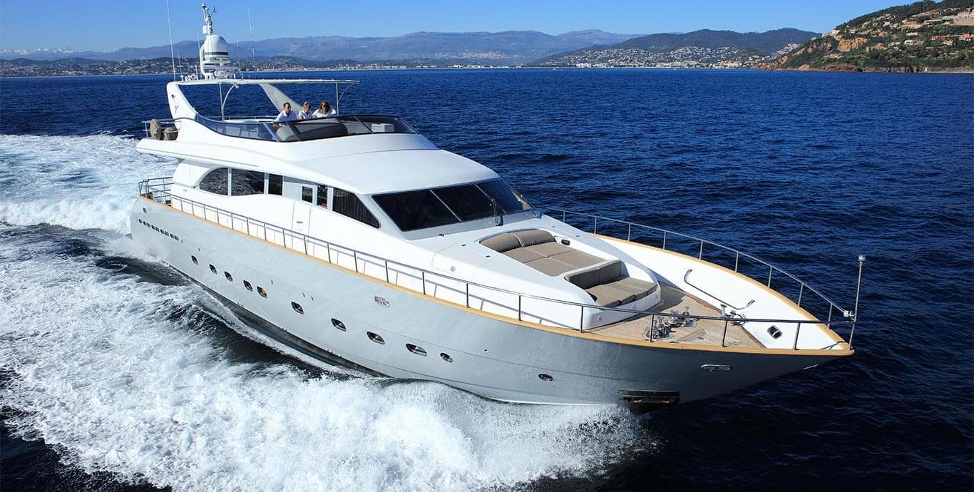 DREAM - ext running | Drivas Yachts
