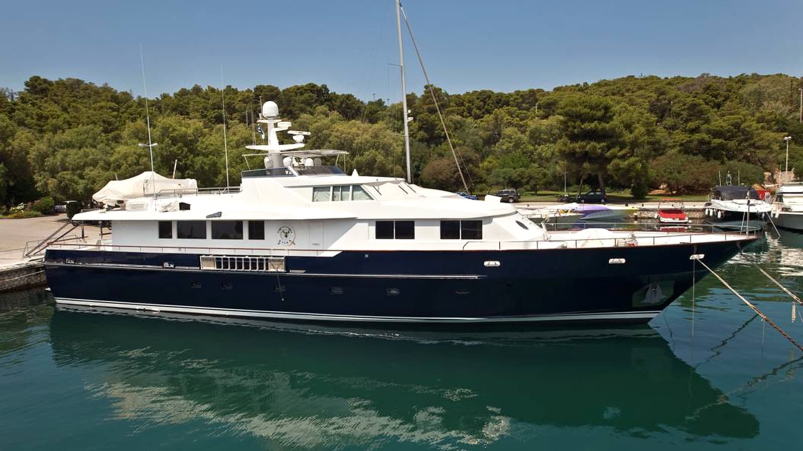 Motor yacht KARMA 30m by Picchiotti — photo 2