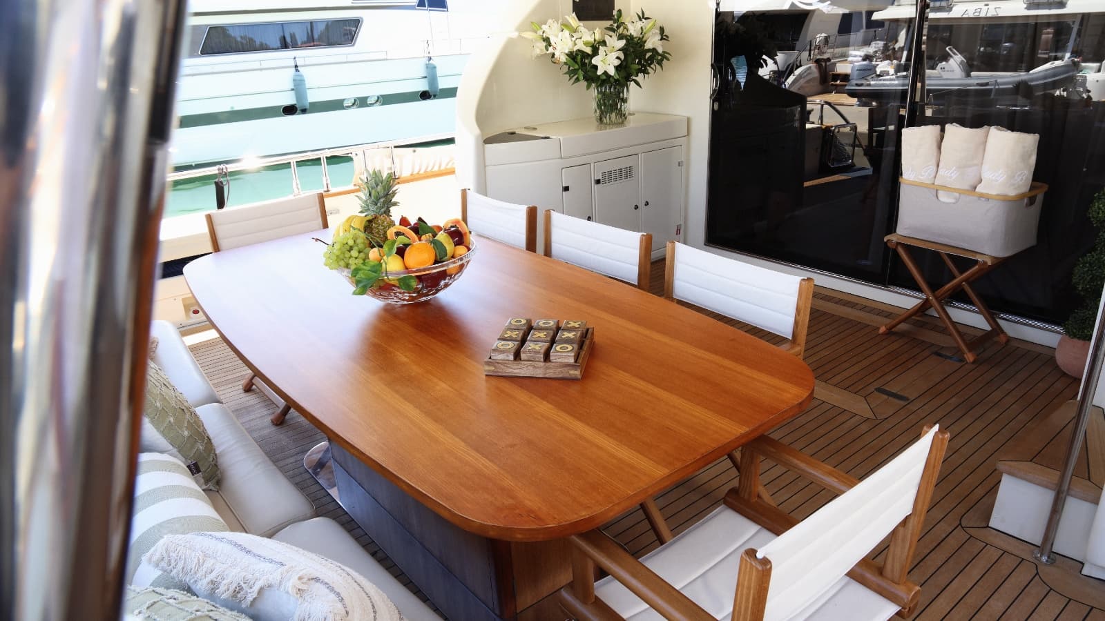 LADY B - deck aft | Drivas Yachts