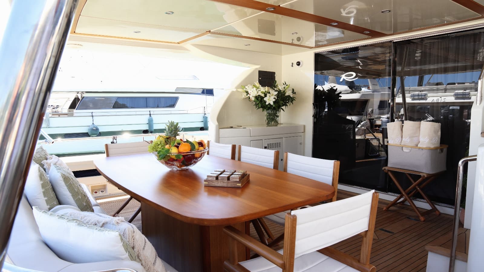 LADY B - saloon | Drivas Yachts
