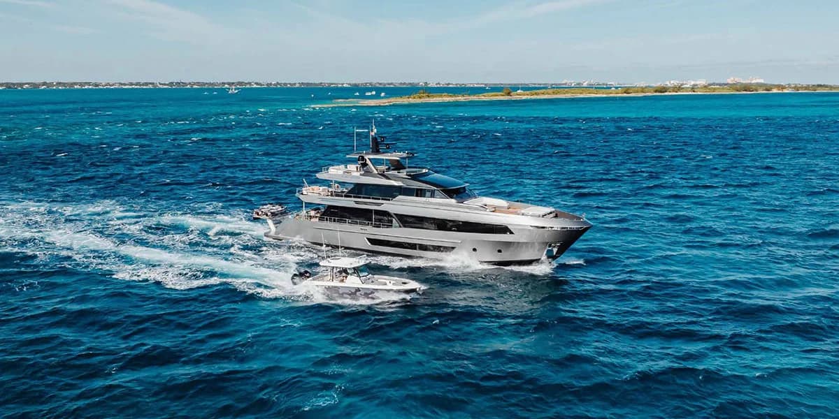 A SALT WEAPON - ext running | Drivas Yachts