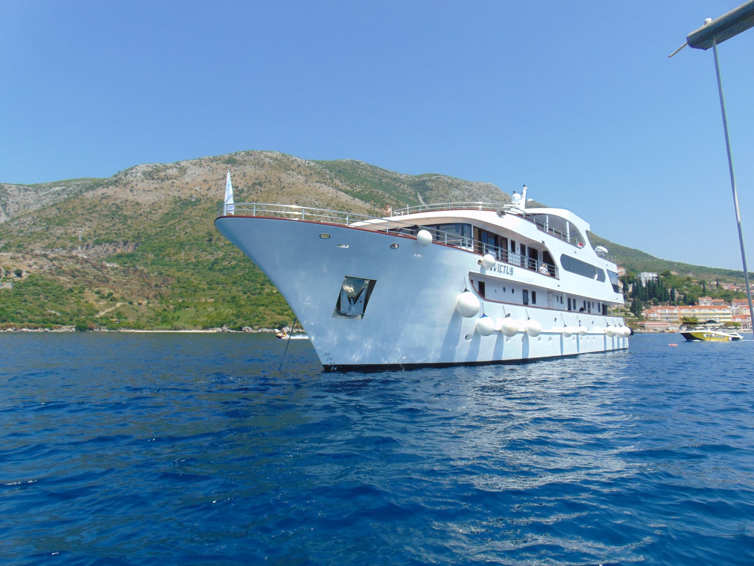 INVICTUS | Drivas Yachts
