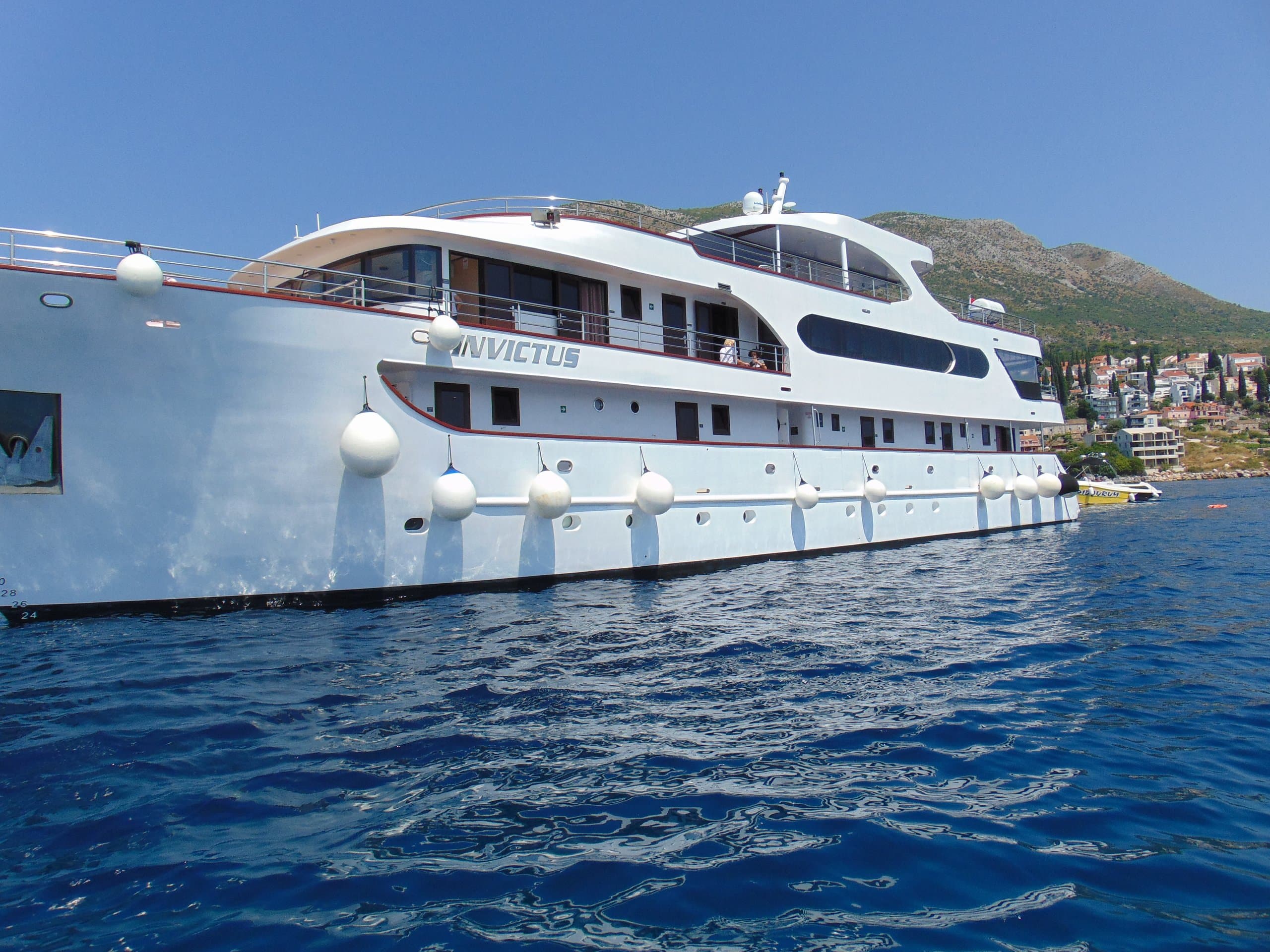 INVICTUS | Drivas Yachts