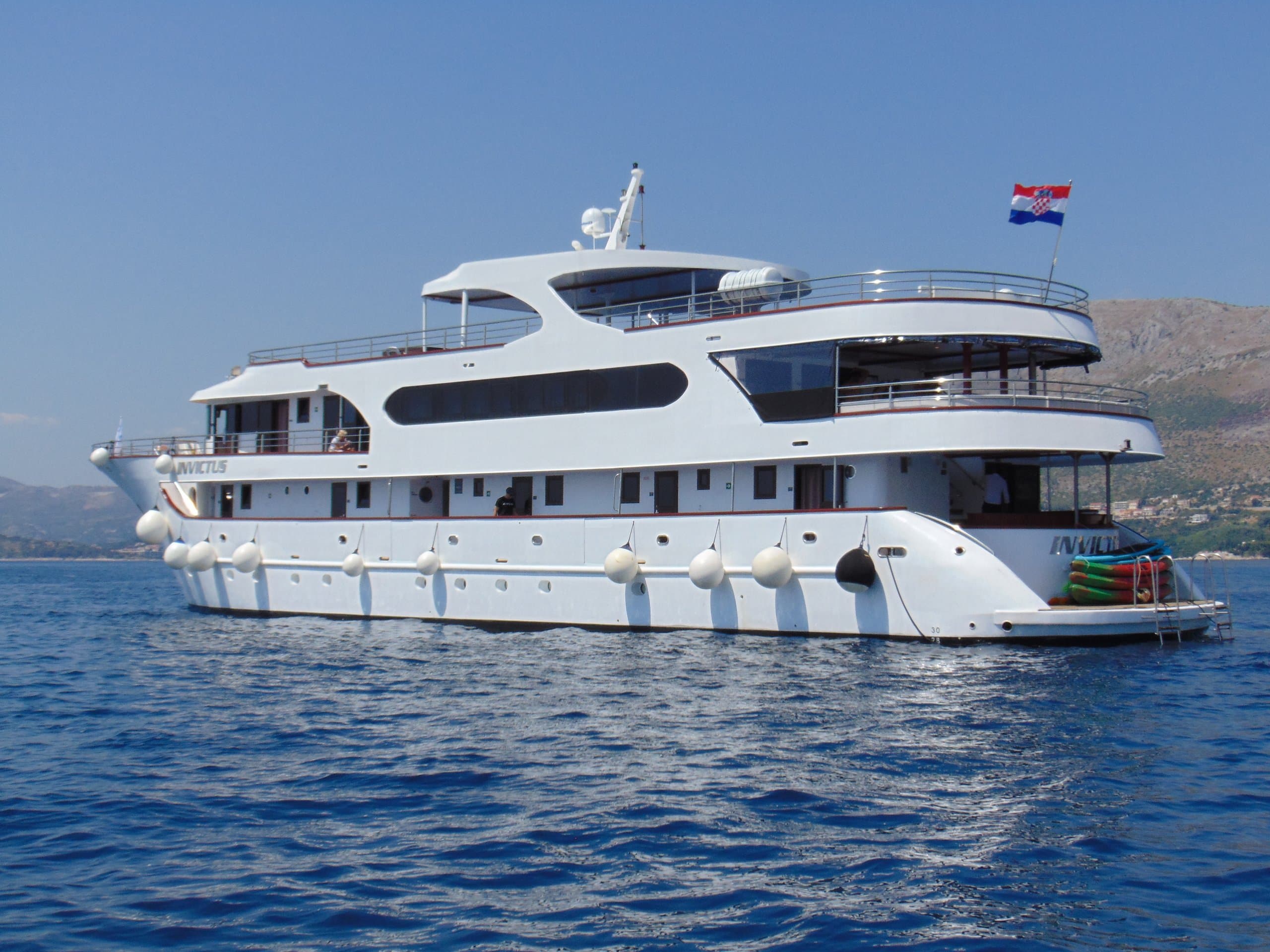 INVICTUS | Drivas Yachts