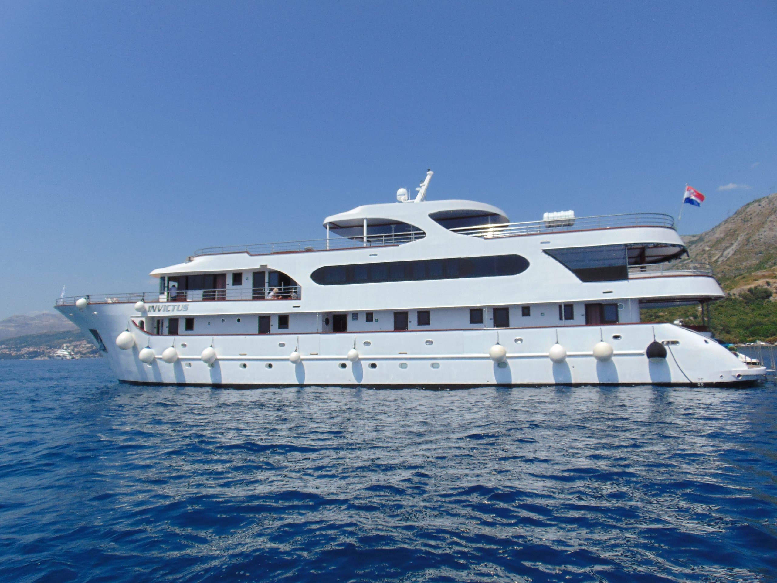 INVICTUS | Drivas Yachts