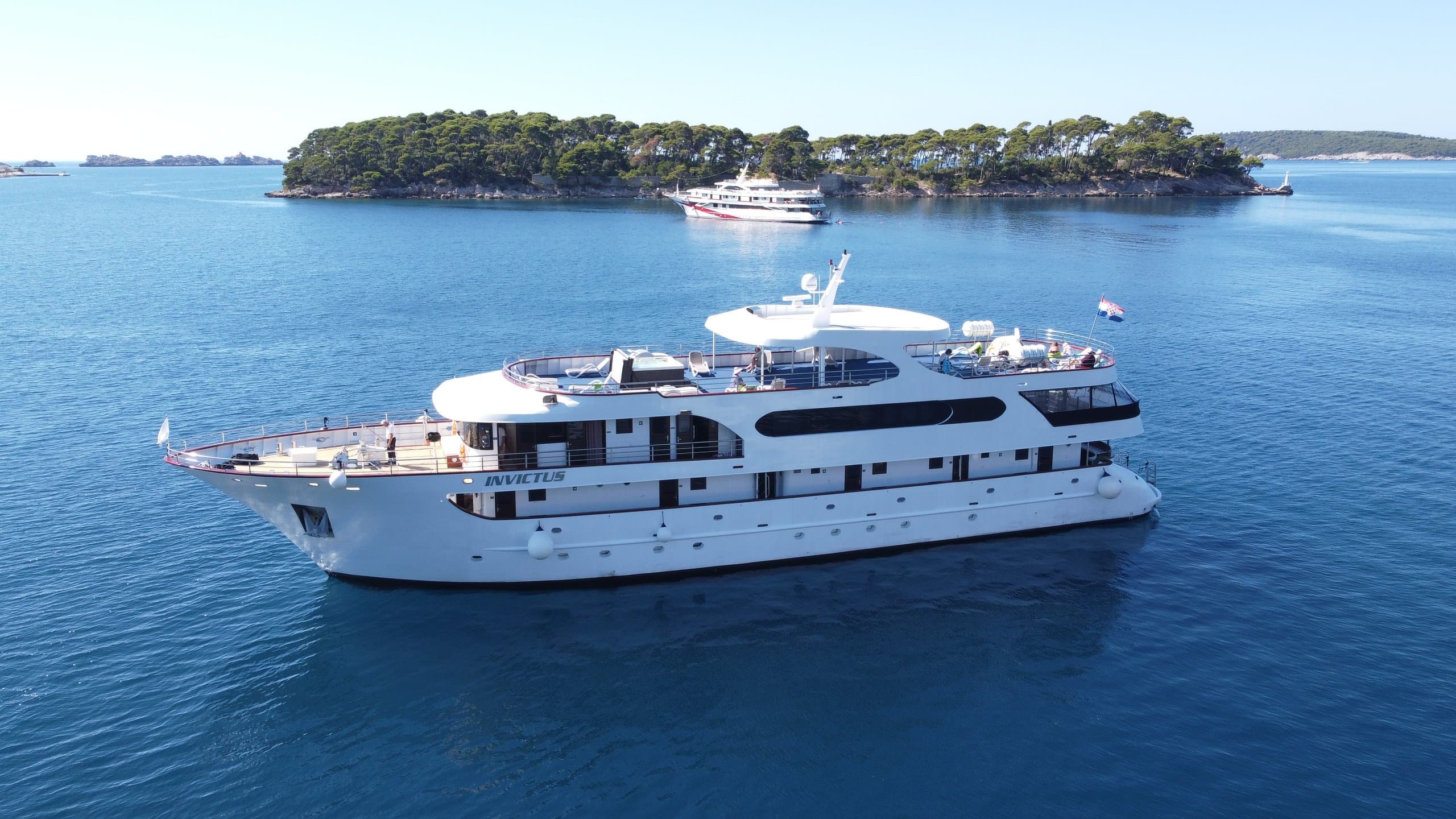 INVICTUS | Drivas Yachts