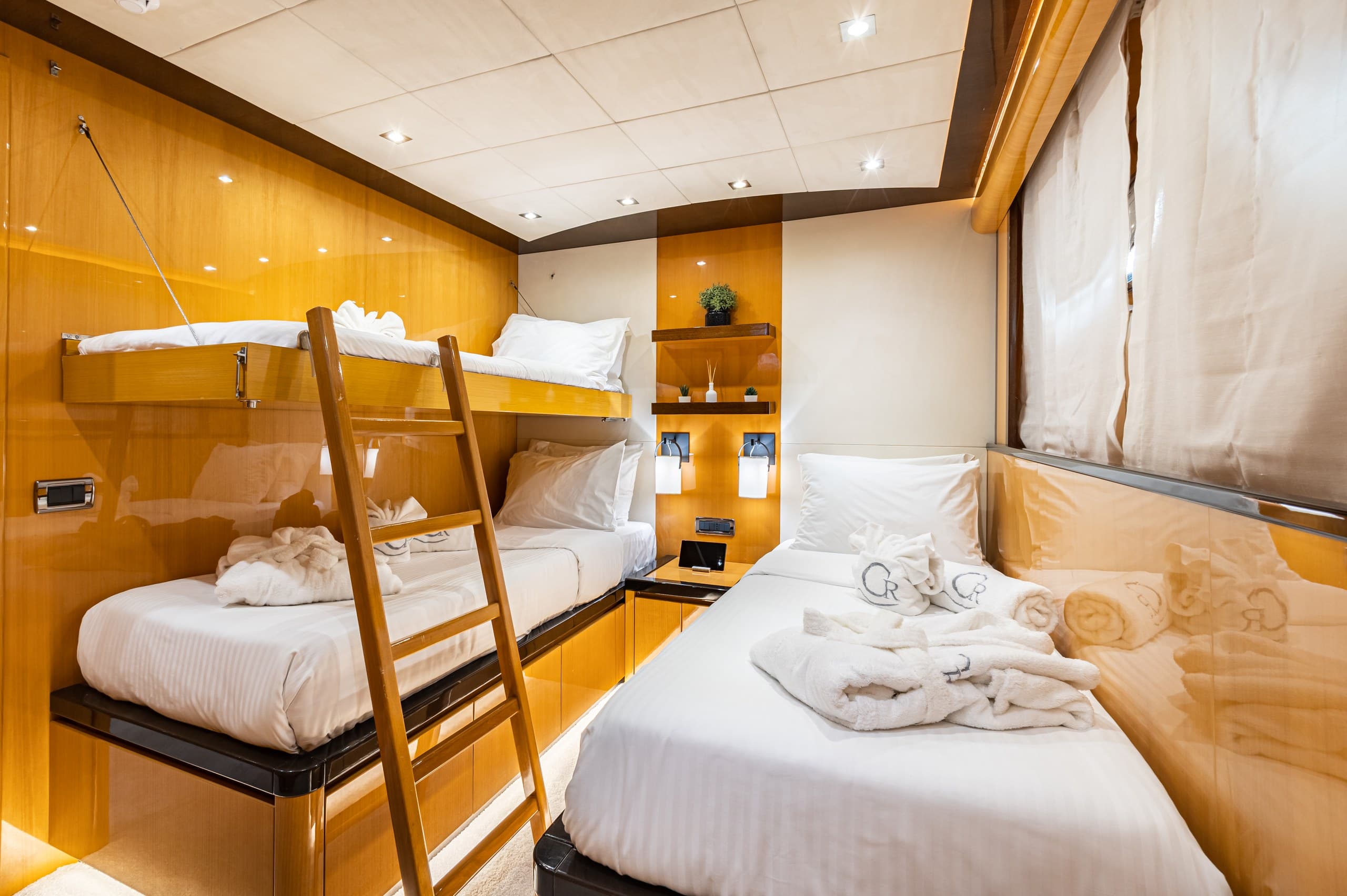 Motor yacht CAN'T REMEMBER 35.6m by Tecnomar — photo 3