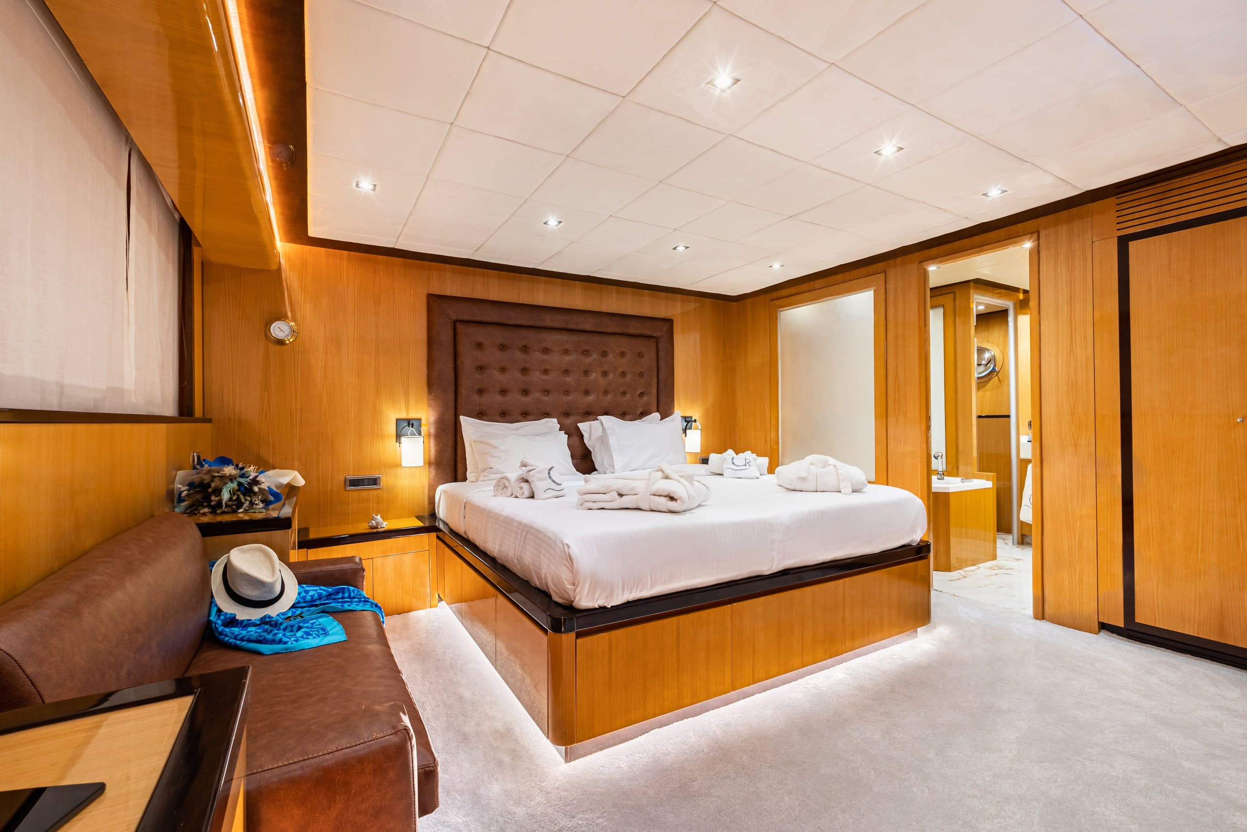 Motor yacht CAN'T REMEMBER 35.6m by Tecnomar — photo 8