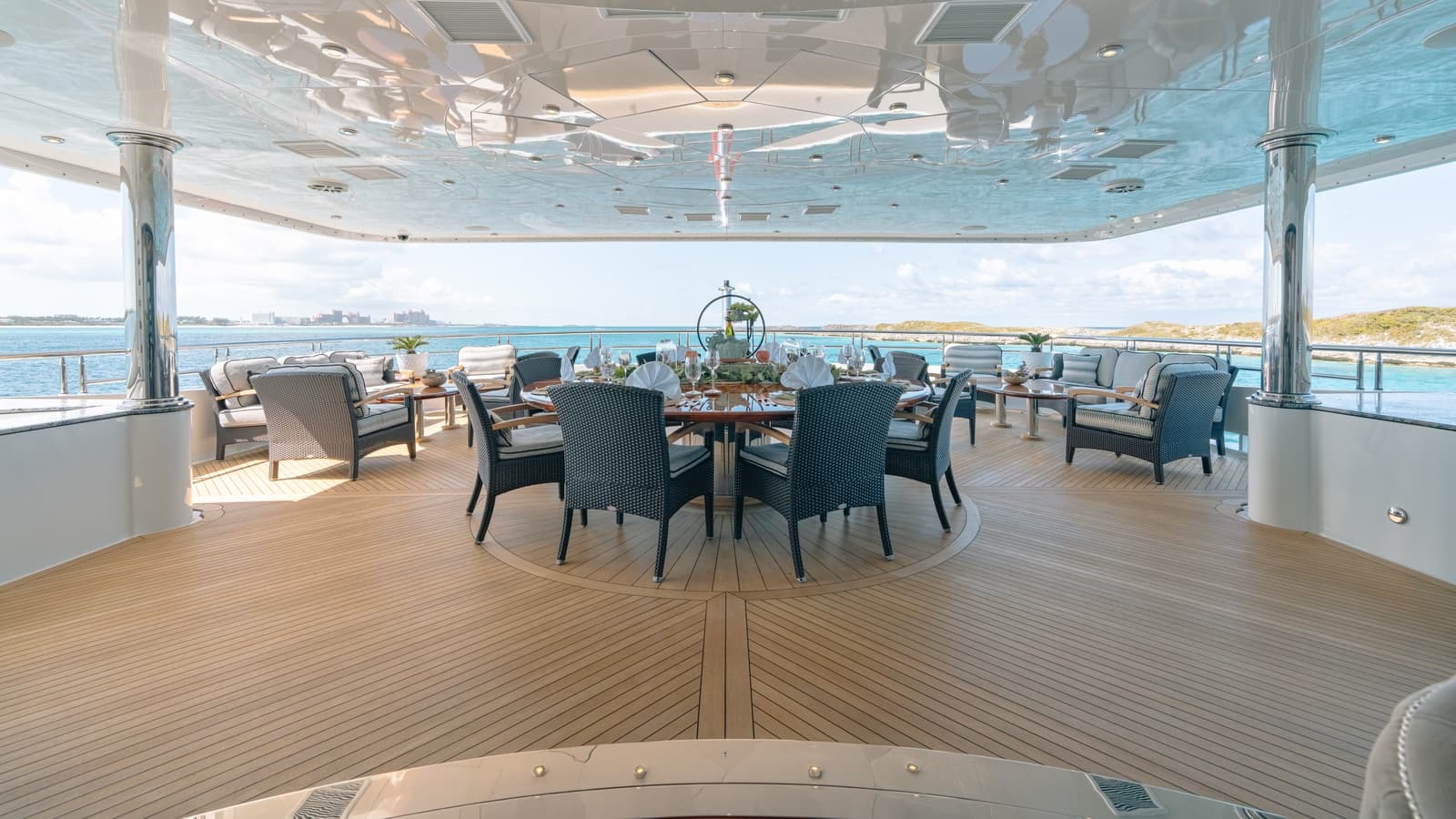 ELIS ET MAR - deck aft | Drivas Yachts