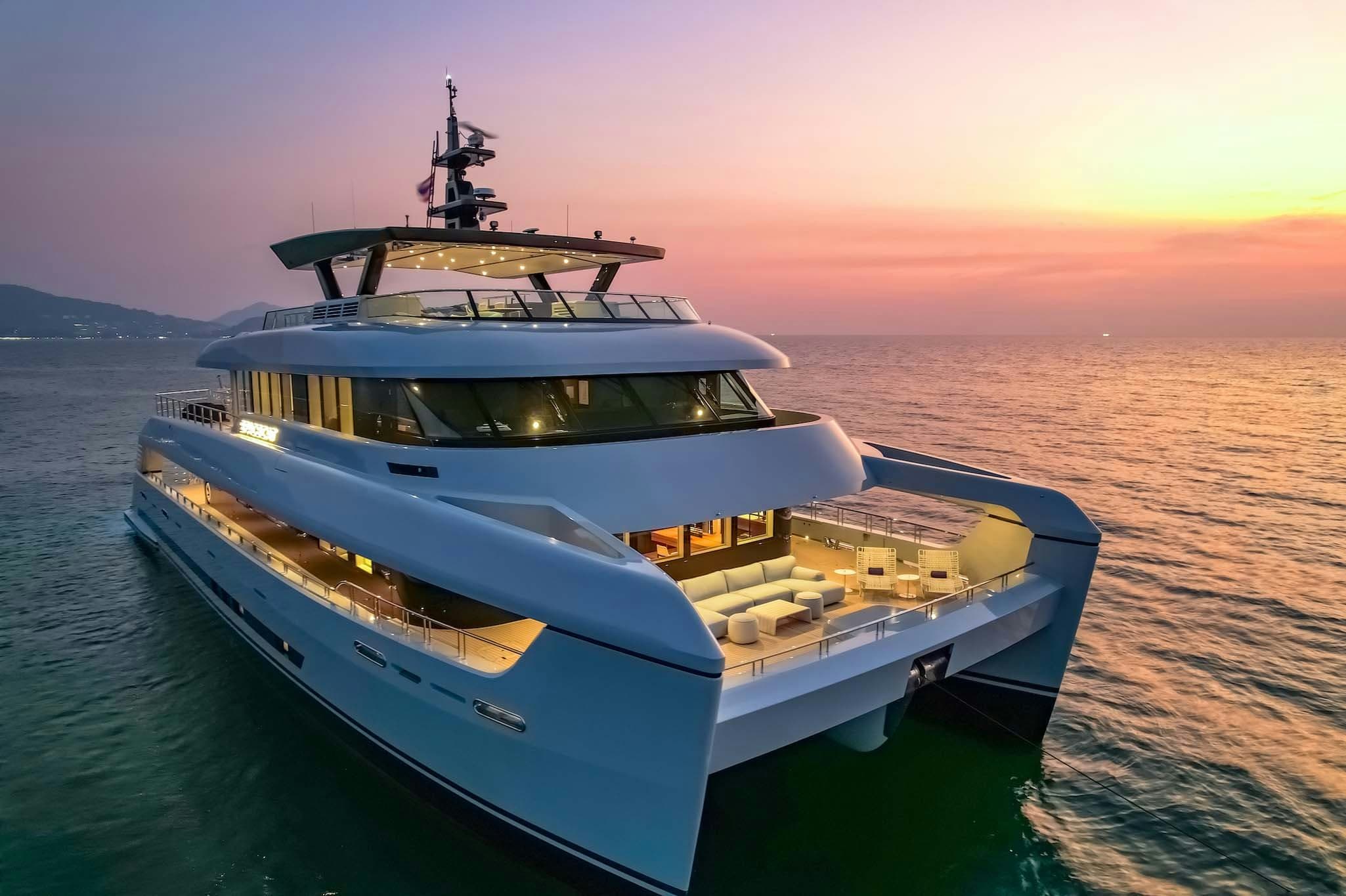 SPACECAT - ext bow | Drivas Yachts