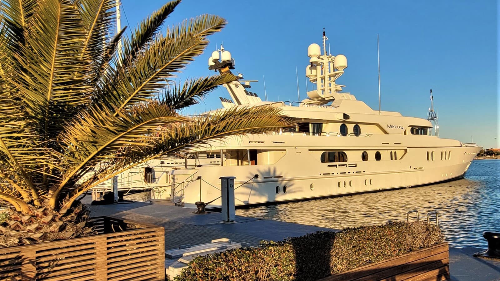 Motor yacht MERCURY 50m by Amels — photo 2