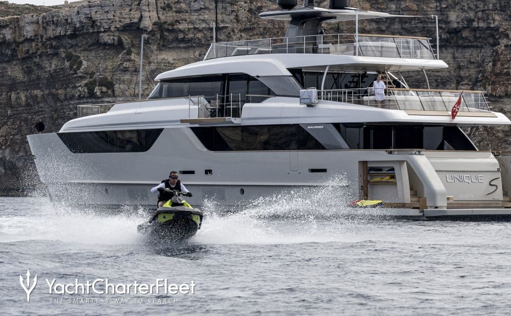 Motor yacht UNIQUE S 35.7m by Sanlorenzo — photo 6
