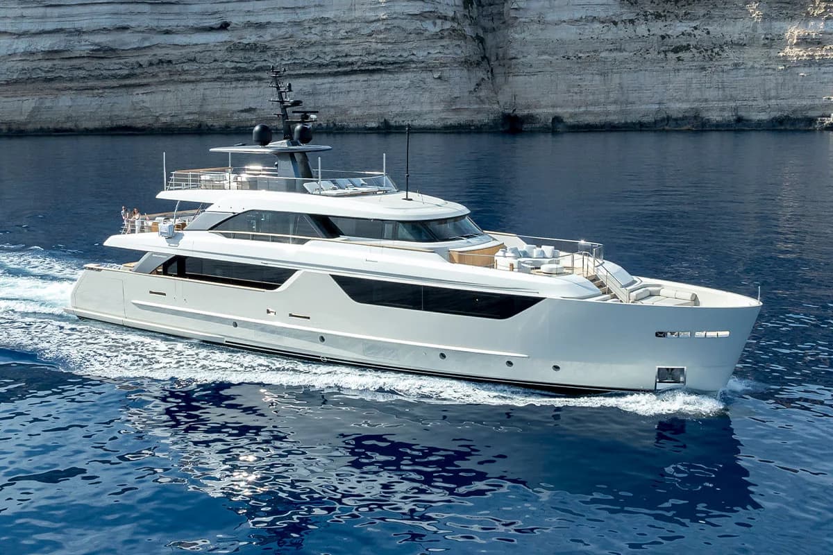 UNIQUE S - ext stbd | Drivas Yachts