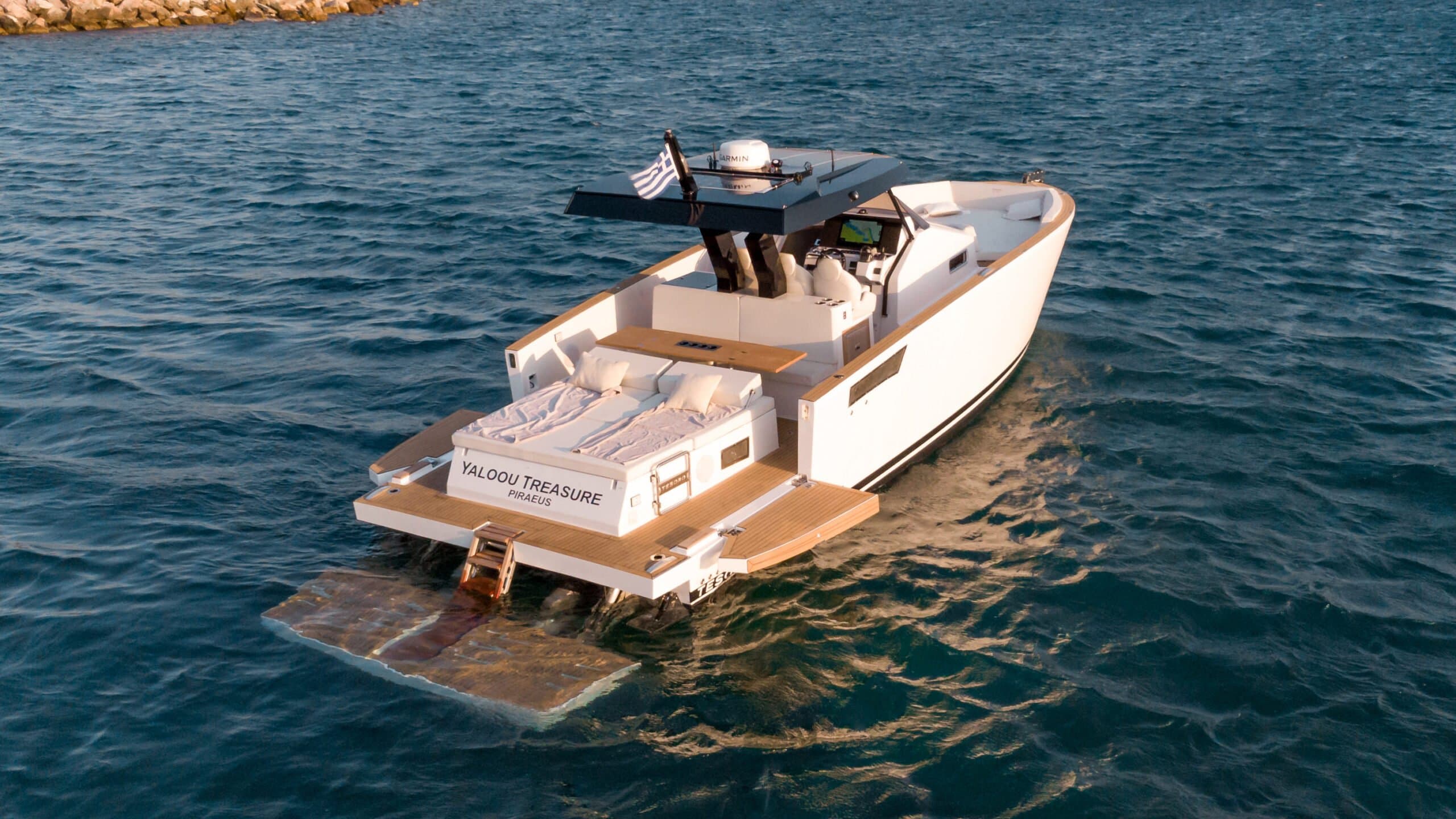 TESORO 40 INBOARD | Drivas Yachts