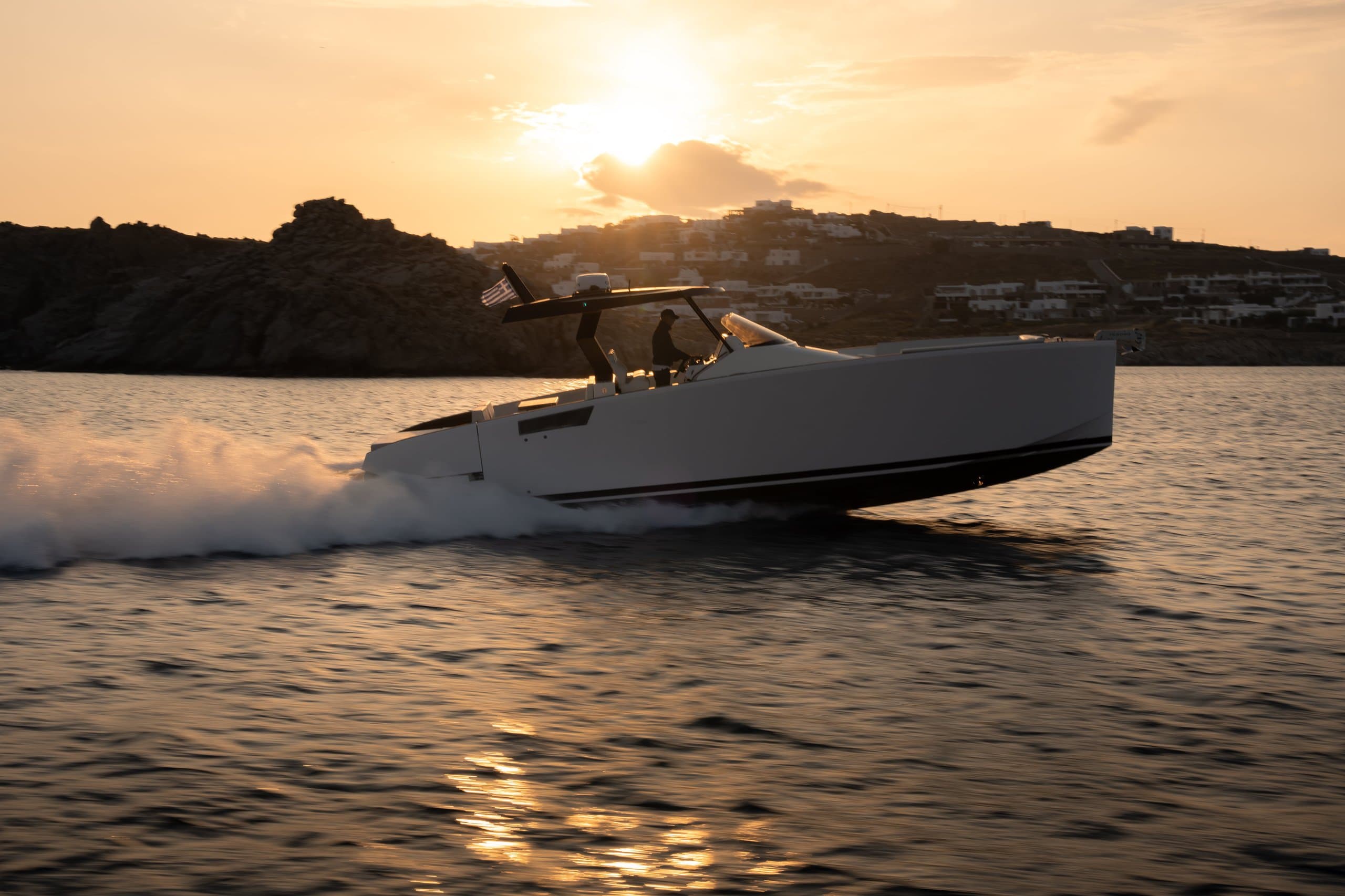 TESORO 40 INBOARD | Drivas Yachts