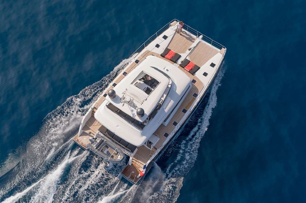 Motor yacht CUTE LITTLE CAT 19.5m by Lagoon — photo 2